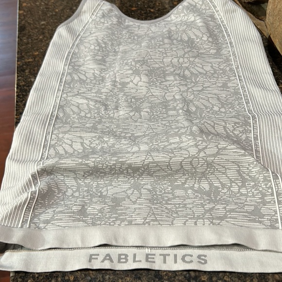 Fabletics Top! - Picture 4 of 4